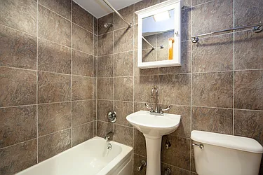 Rented by R New York