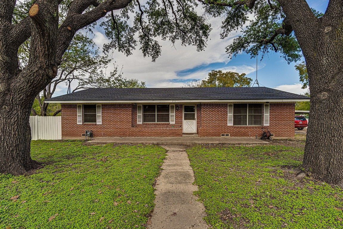 213 W Main St, Italy, TX 76651 Zillow