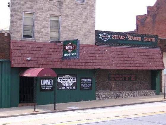 1st image of 810 Hampshire St