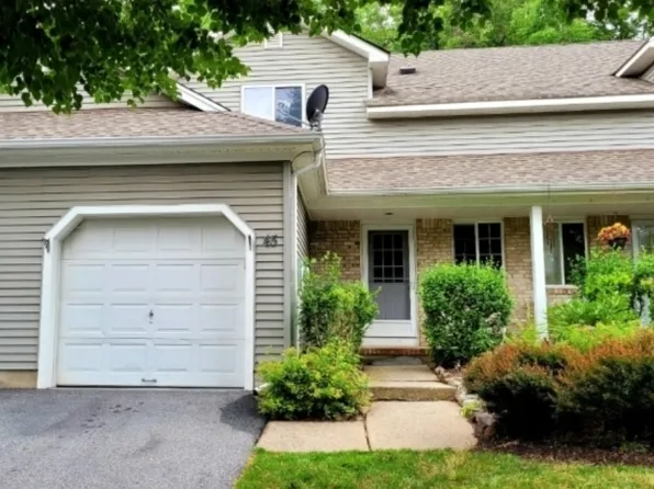 45 Meadow Pond Rd, Hamburg, NJ 07419