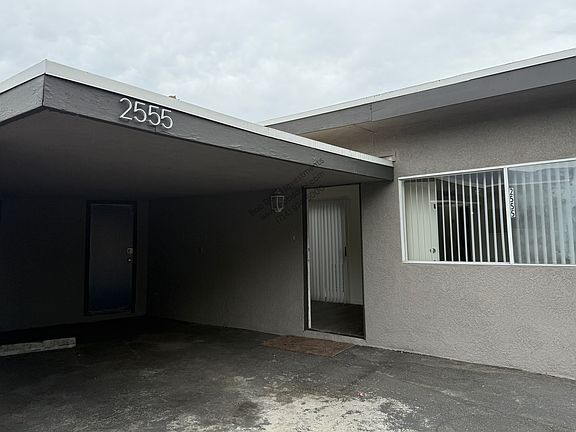 2nd image of 2555 Windsor Dr #2555