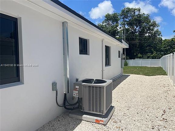 4th image of 2255 NE 173rd St #0