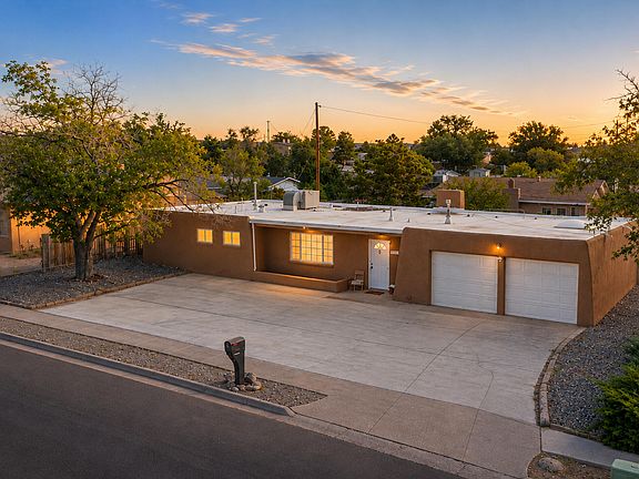 3rd image of 10128 Paseo Del Norte NW