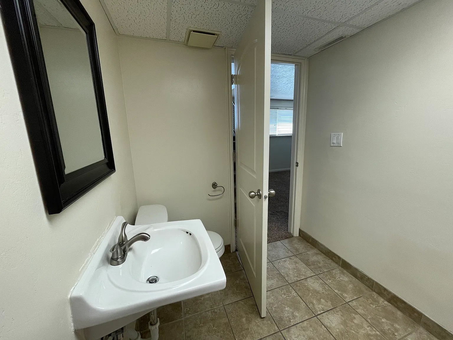 2 bed, 1.5 bath, 1150 sqft, $1,430 — Photo 3