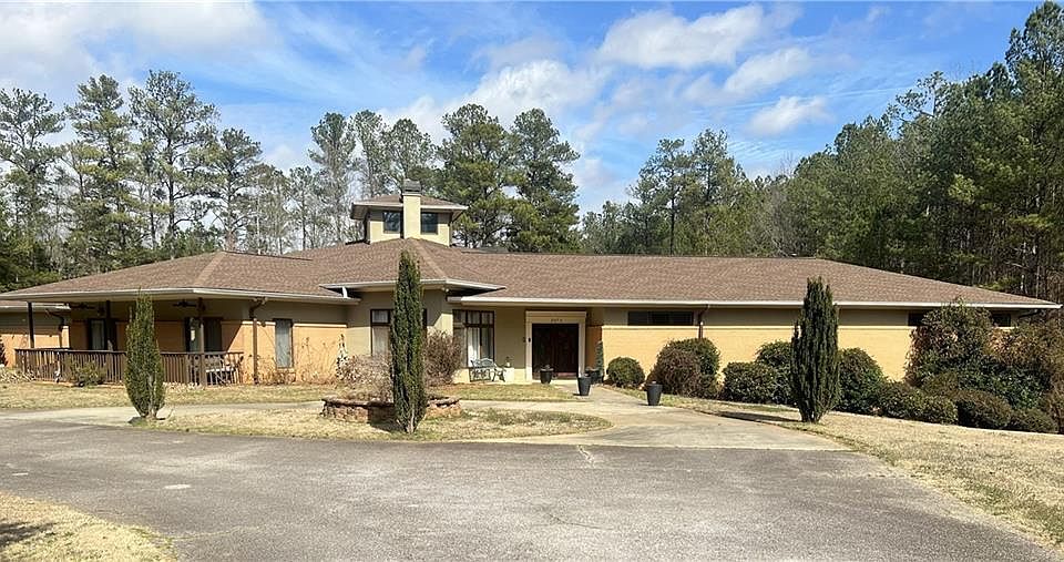 1st image of 3073 Demooney Rd S