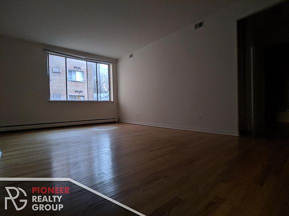 4th image of 503 W Aldine Ave #1MB