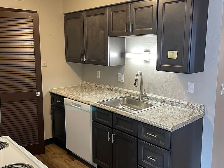 Brookside Apartments — Photo 6