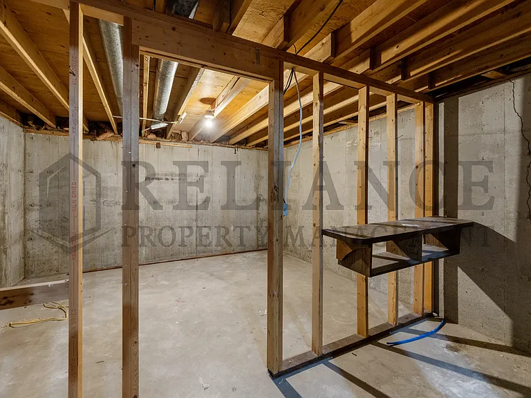 10919 W Nantucket St — Photo 22