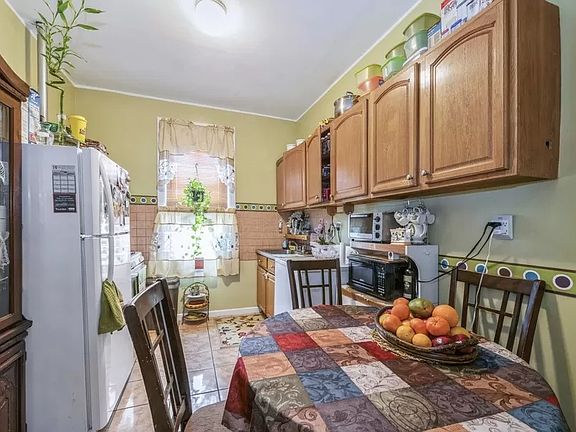 3rd image of 547 W 147th St APT 4E