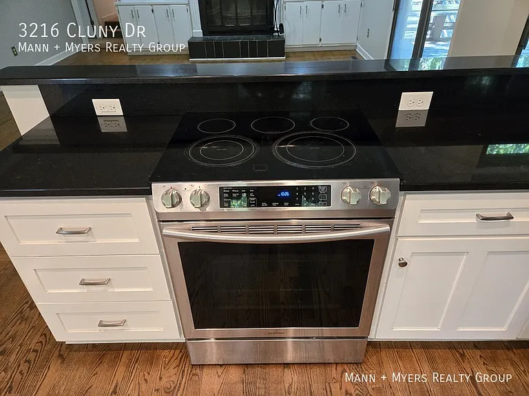 3216 Cluny Dr — Photo 11