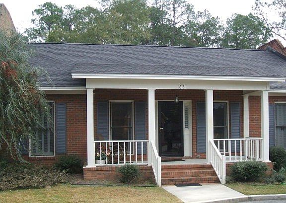 2nd image of 1609 Cypress Ln
