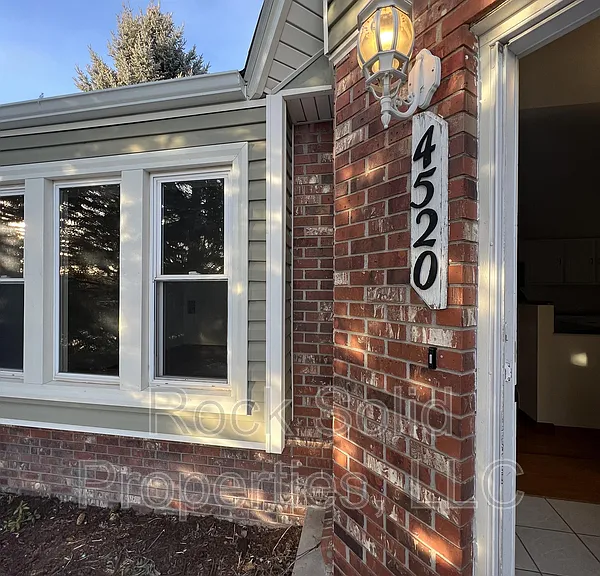 4520 Carmel Dr — Photo 3