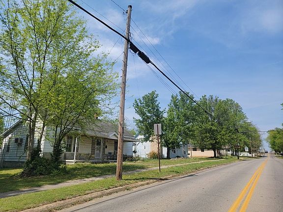 5th image of 709 Walnut St