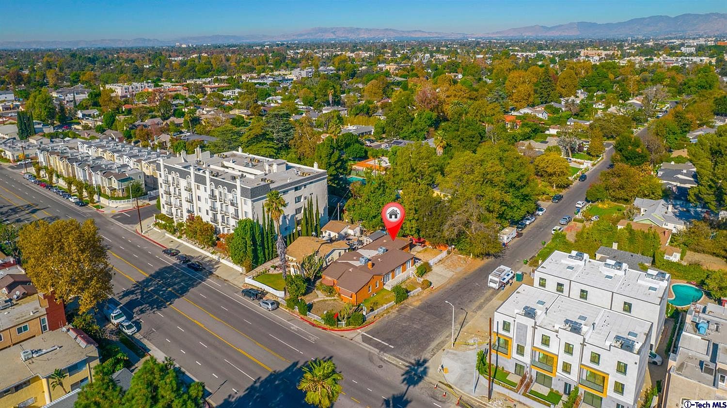 11905 Riverside Dr, Valley Village, CA 91607 | Zillow