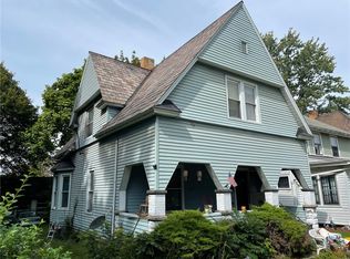 696 Spruce Ave, Sharon, PA