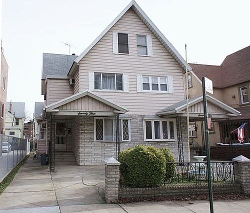 1st image of 73 Bay 20 St
