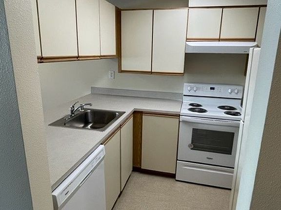 5th image of 11725 15th Ave NE #205
