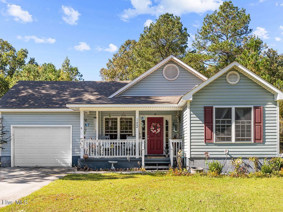 1st image of 122 Live Oak Drive