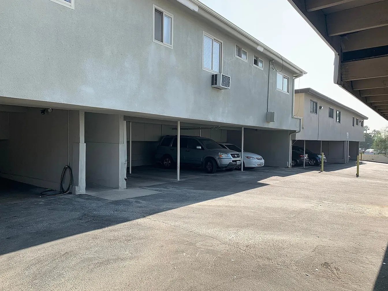Friendly Hills apartments — Photo 3
