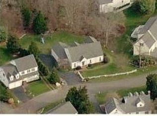 40 Edinburgh Ln, Madison, CT 06443