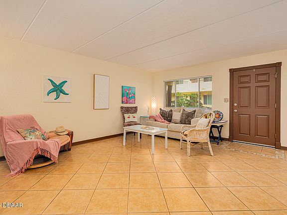 5th image of 400 Oakridge Blvd APT 5