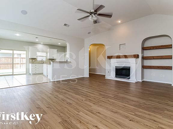 5th image of 1100 Nora Ln