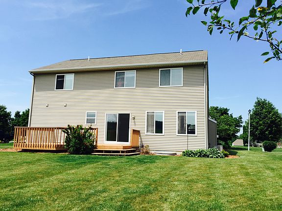 2nd image of 588 Oldfield Dr SE