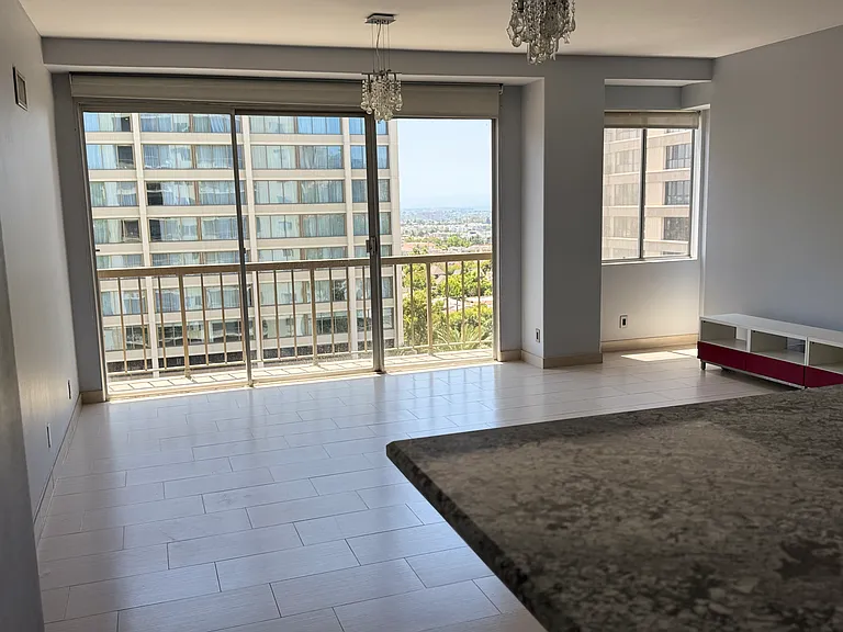 10747 Wilshire Blvd #1002 — Photo 34
