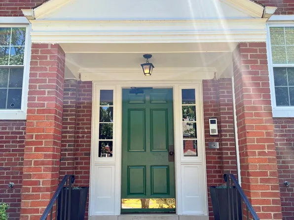 4826 29th St S APT B1, Arlington, VA 22206