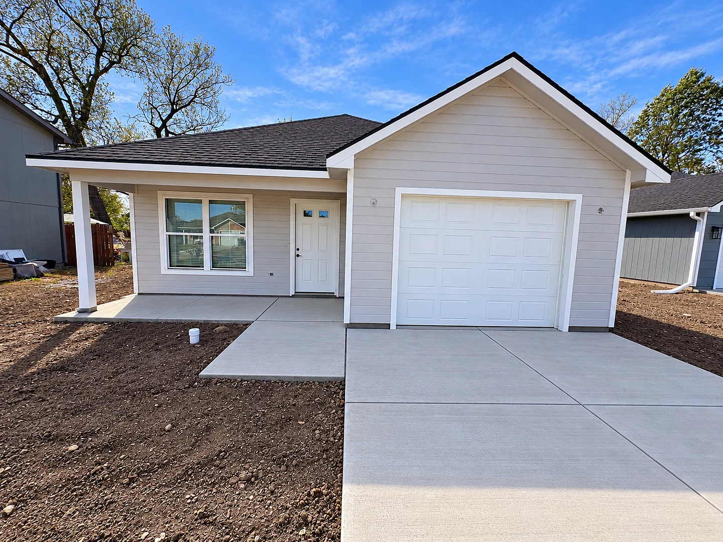 Newly Built 3 bedroom 2 bathroom Home! — Photo 1