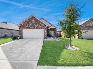2335 Spring Hollow Dr, Baytown, TX 77521