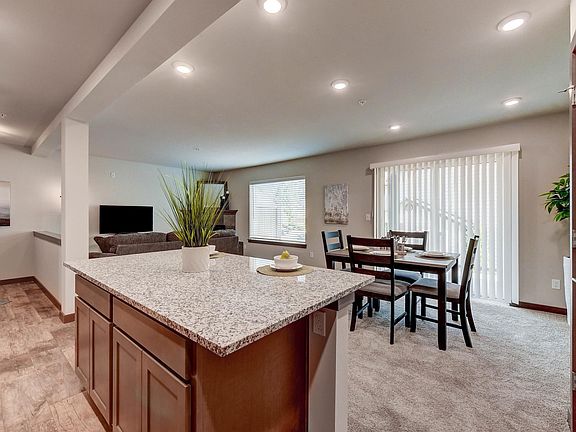 Island to Dining Area