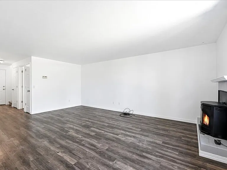 186 E Elwood Ln — Photo 5