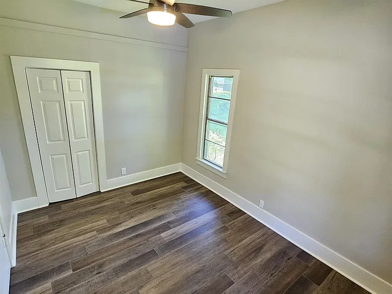 2708 S Rock St — Photo 2