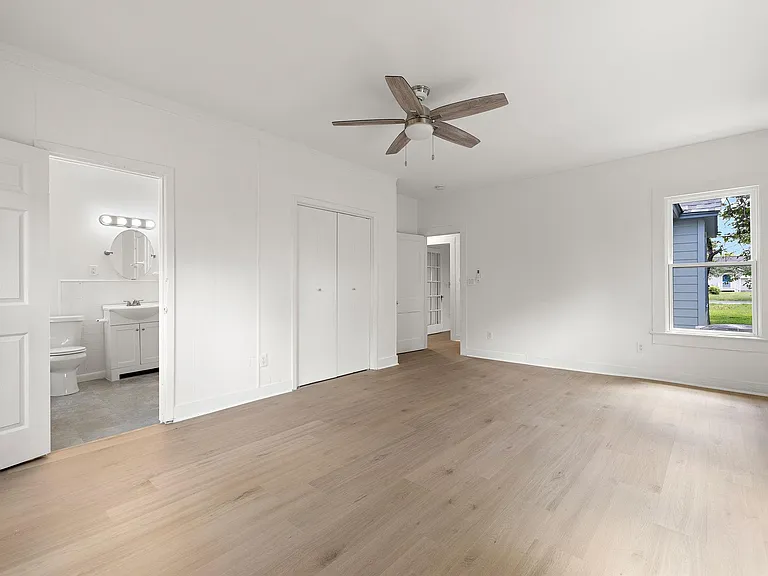 1301 Sloan St — Photo 17