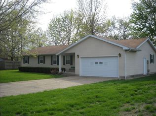 217 Cope Dr, Salem, IL 62881