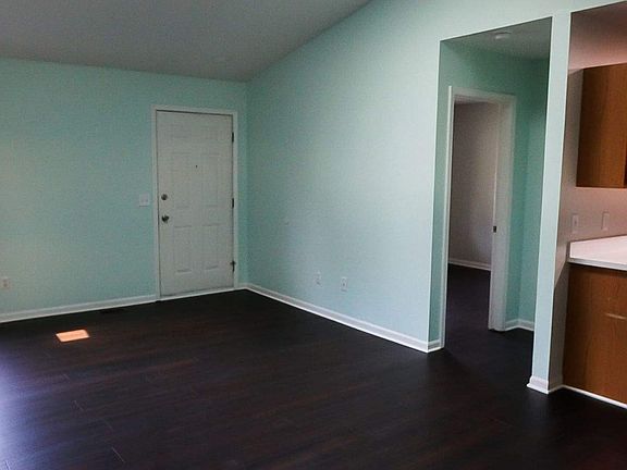 5th image of 41840 King Edward Ct