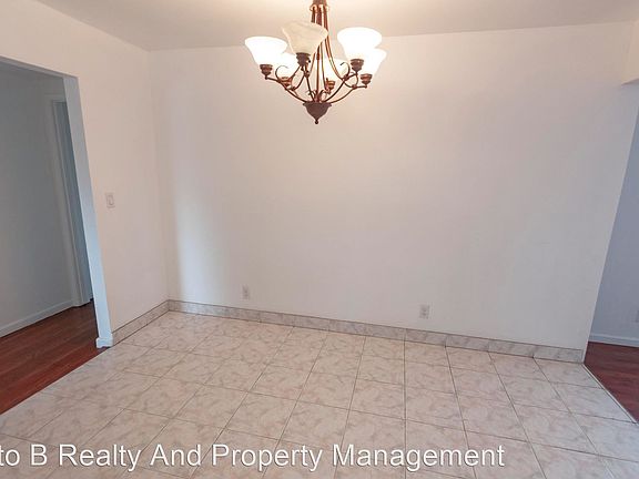 4th image of 1755 Yosemite Dr