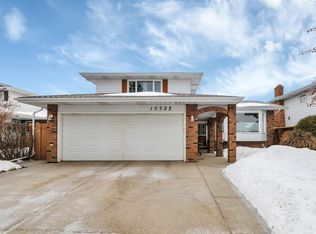 10522 30th Ave NW, Edmonton, AB T6J 2Y2