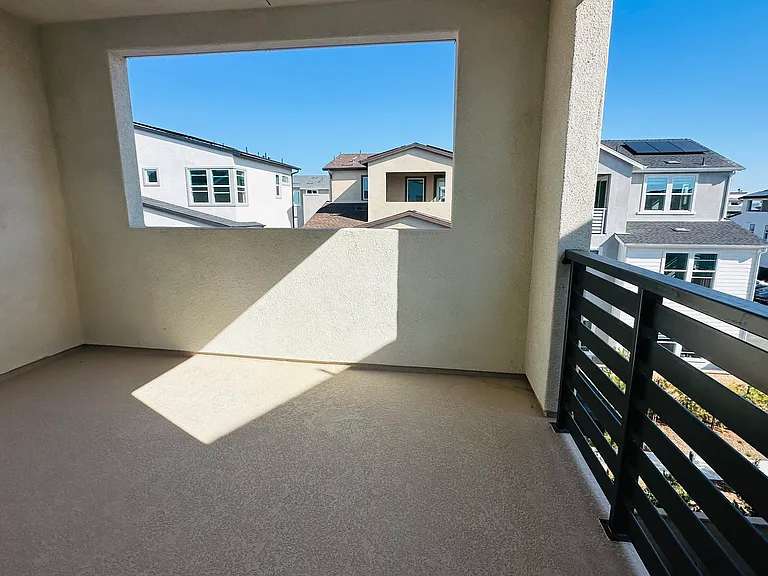 454 Lobata — Photo 25