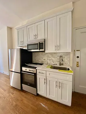 Rented by Waverly Realty Associates | media 3