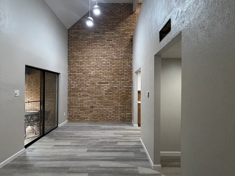 2000 Fleur De Lis Ct — Photo 15
