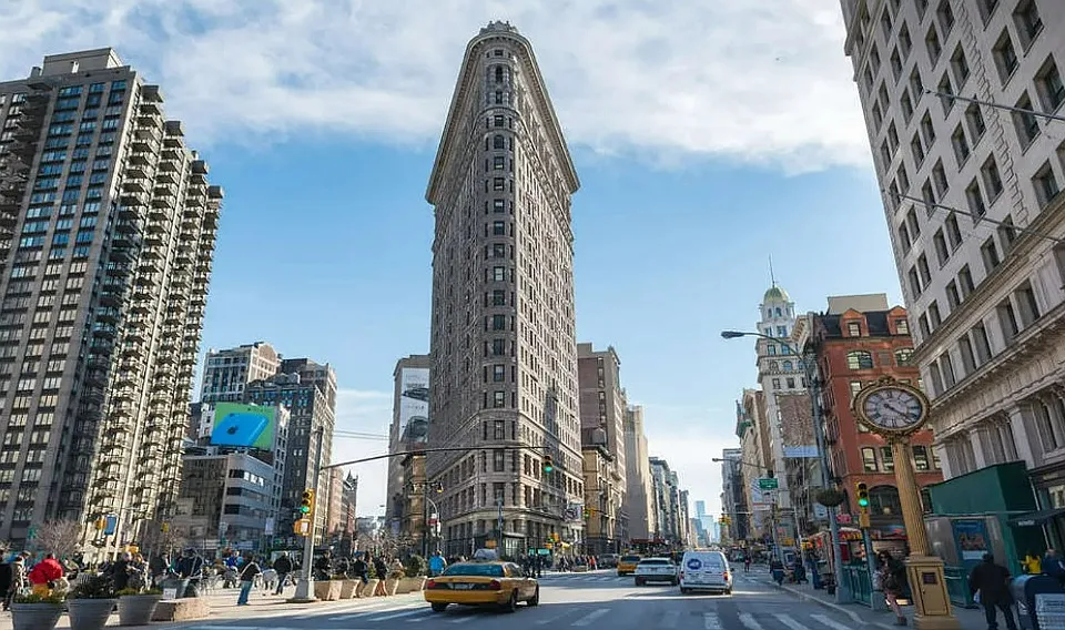 31 E 21st St #4D