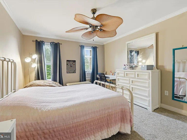 11406 Rolling Green Pl — Photo 32