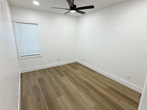 4th image of 119 E Phillips Blvd
