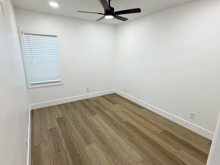 119 E Phillips Blvd — Photo 5