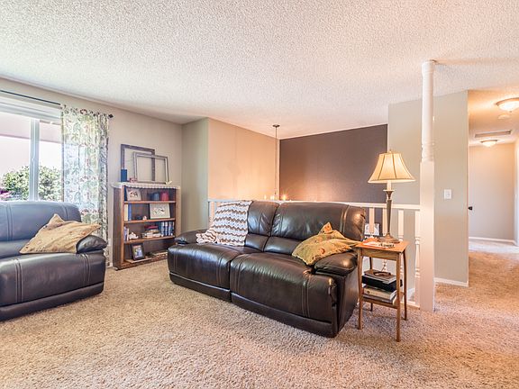 3rd image of 1933 Peachtree Ln