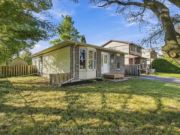 3rd image of 44 Bronte Cres