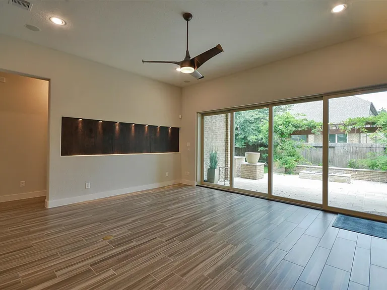 5911 Vineyard Creek Ln — Photo 28
