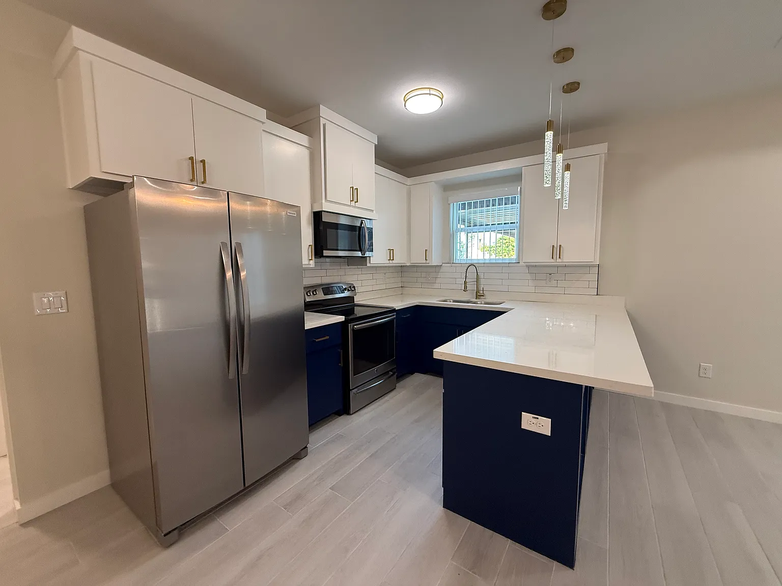 3 bed, 1300 sqft, $1,450 — Photo 3